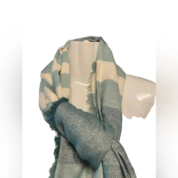 NWT Lauren Conrad June Bug Plaid Scarf - Picture 2 of 6